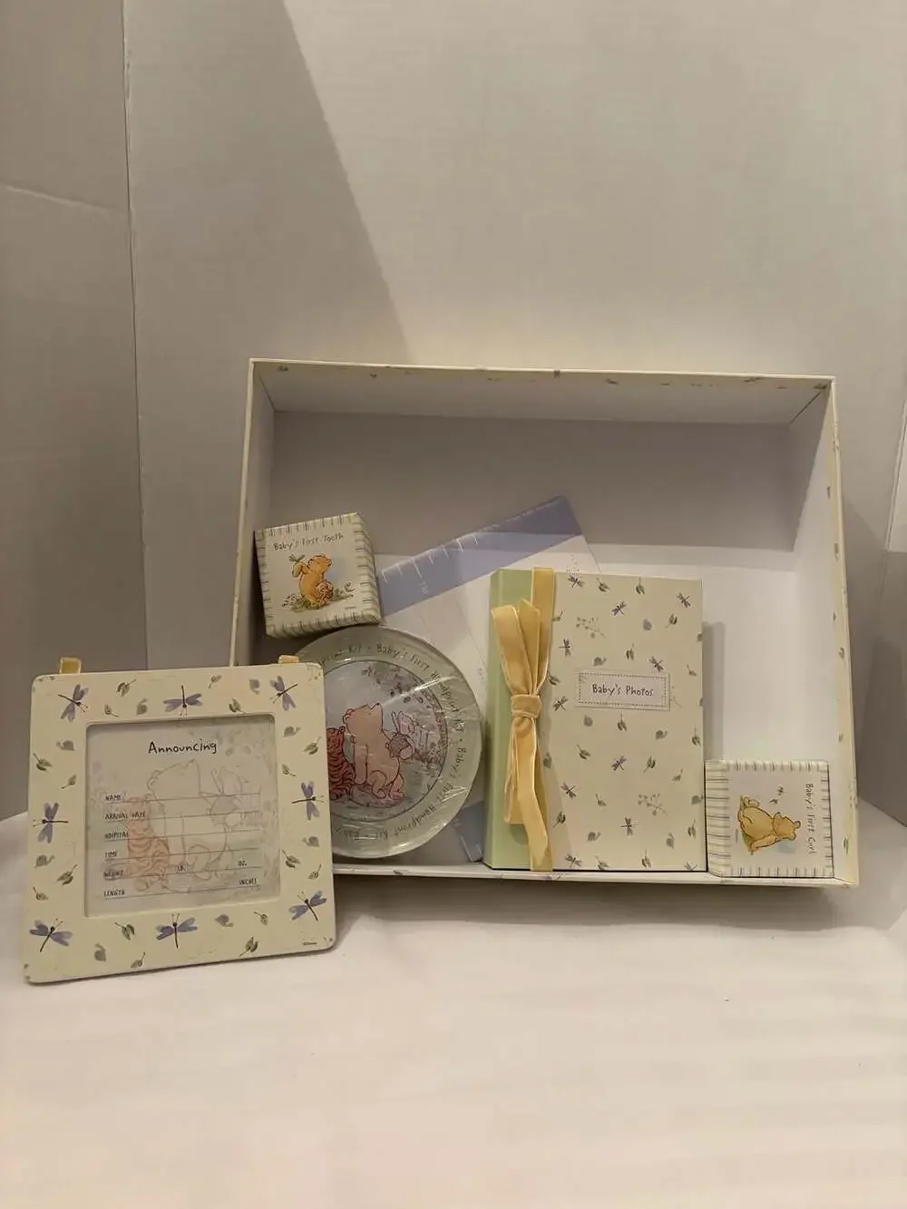Disney Classic Winnie the Pooh Baby Keepsake Memory Gift Set